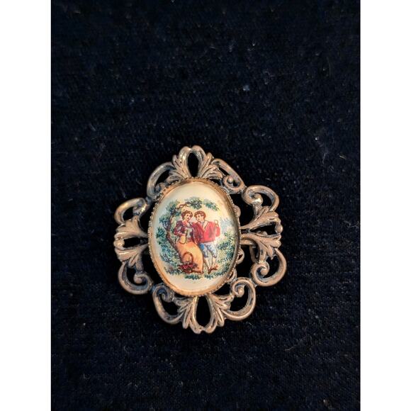 Vintage Courtship Antiqued Gold Tone Brooch - Picture 5 of 5